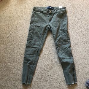 Hollister army green capris
